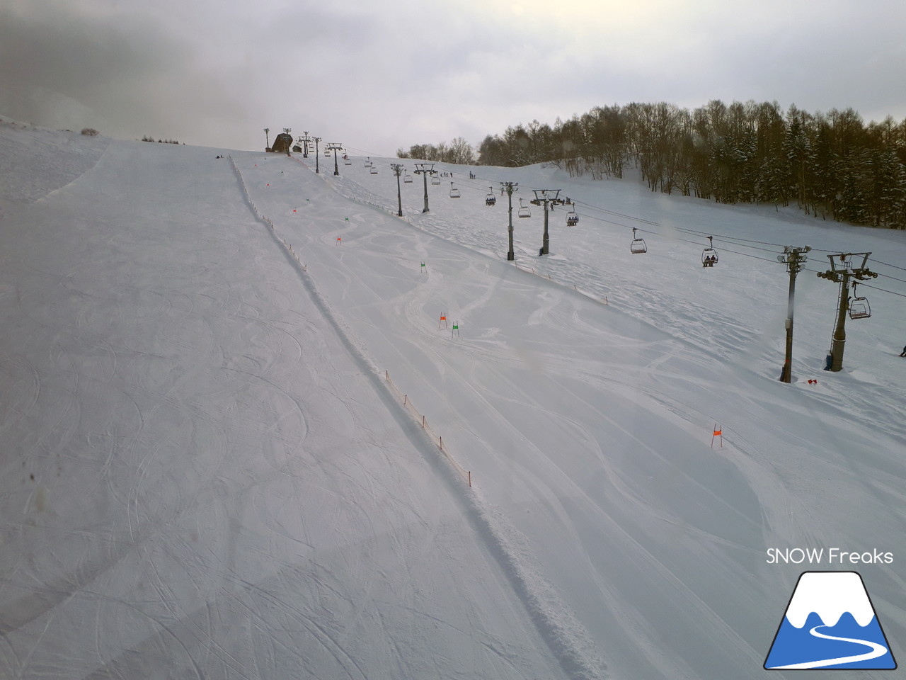 夕張リゾートマウントレースイ 積雪豊富なゲレンデをプライベート感覚で楽しみましょう♪